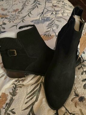 New, 8w, Women's Black Suede Ankle Boot with Buckle Detail